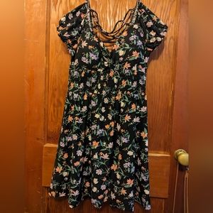 Floral Dress with Cut out Back, size M
